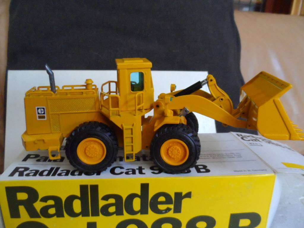 NZG 167 RADLADER CAT 988B SHOVEL LOADER 1.50 SCALE