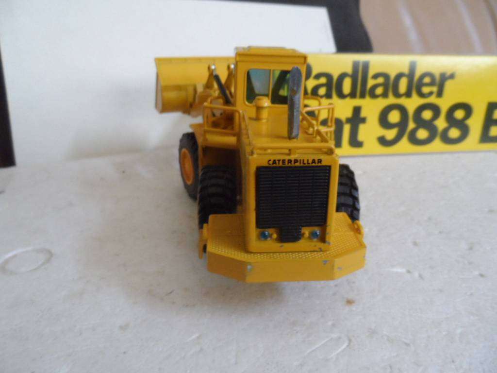 NZG 167 RADLADER CAT 988B SHOVEL LOADER 1.50 SCALE