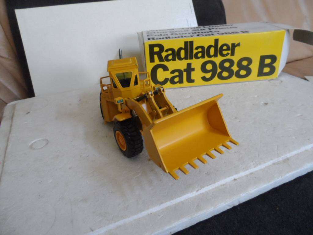 NZG 167 RADLADER CAT 988B SHOVEL LOADER 1.50 SCALE