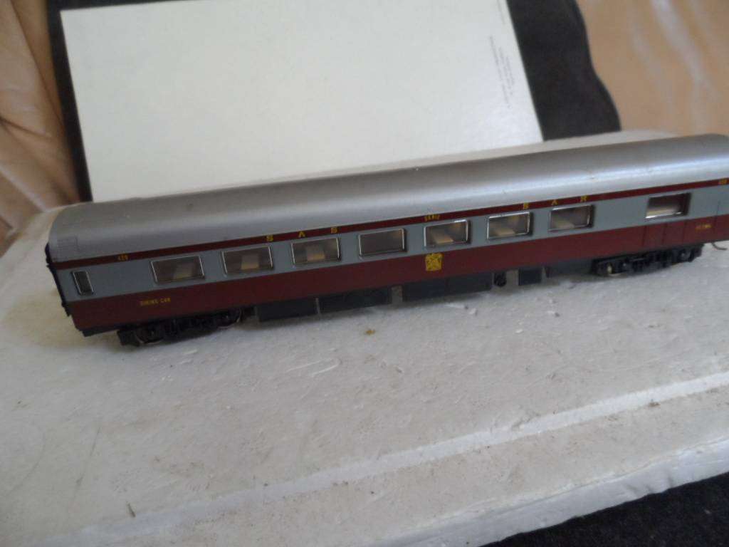 HO Lima transkaroo  dining car  [HO6]