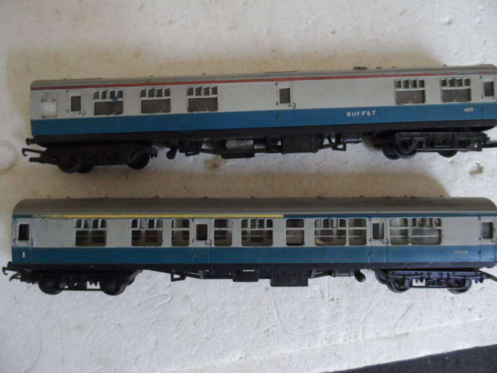 vintage triang ho passenger coach and buffet coach- one bid for both-    [HO1]