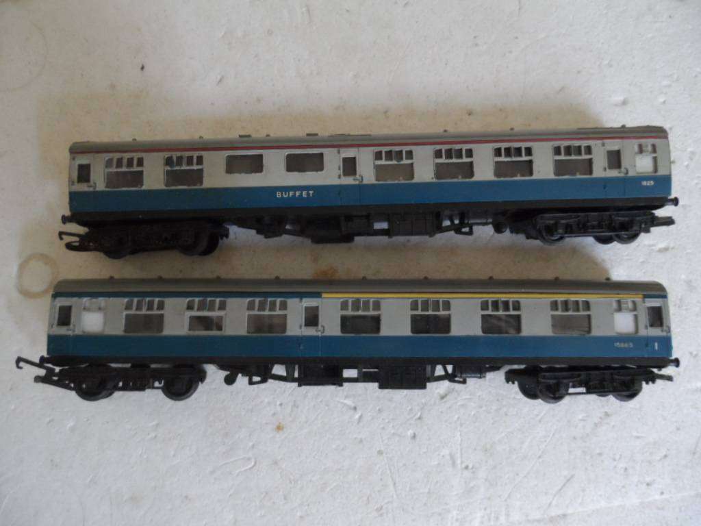 vintage triang ho passenger coach and buffet coach- one bid for both-    [HO1]