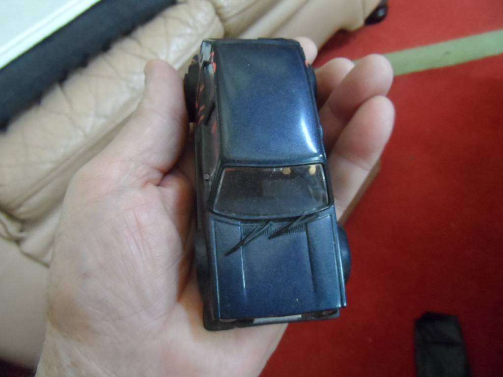 CARRERA  GOLF GTI SLOT CAR  1/32 [m100]