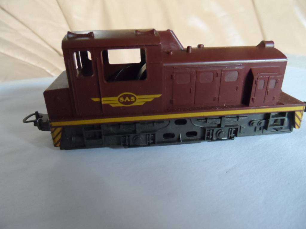 Vintage Lima SAR shunter   [ho2]