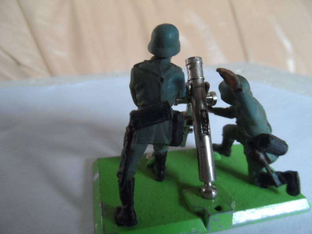 Vintage, Britains Deetail, WW2 US 75 mortar Crew, 1/32 Scale [m300]