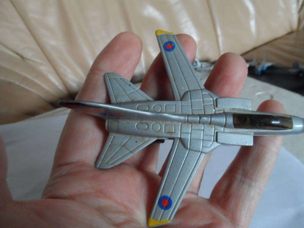 Vintage diecast swept wing fighter jet   [m45]