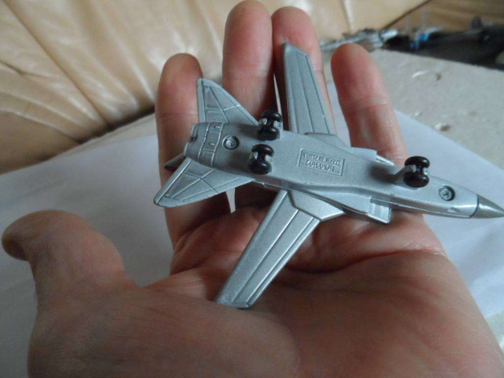 Vintage diecast swept wing fighter jet   [m45]