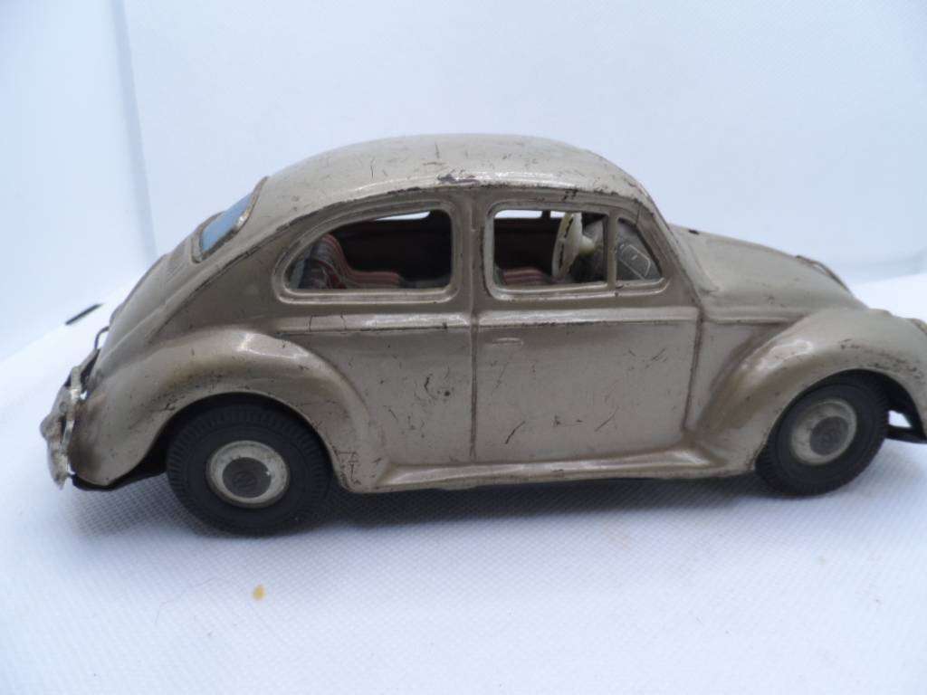 BANDAI 8 INCH  TIN BEETLE    [m45]