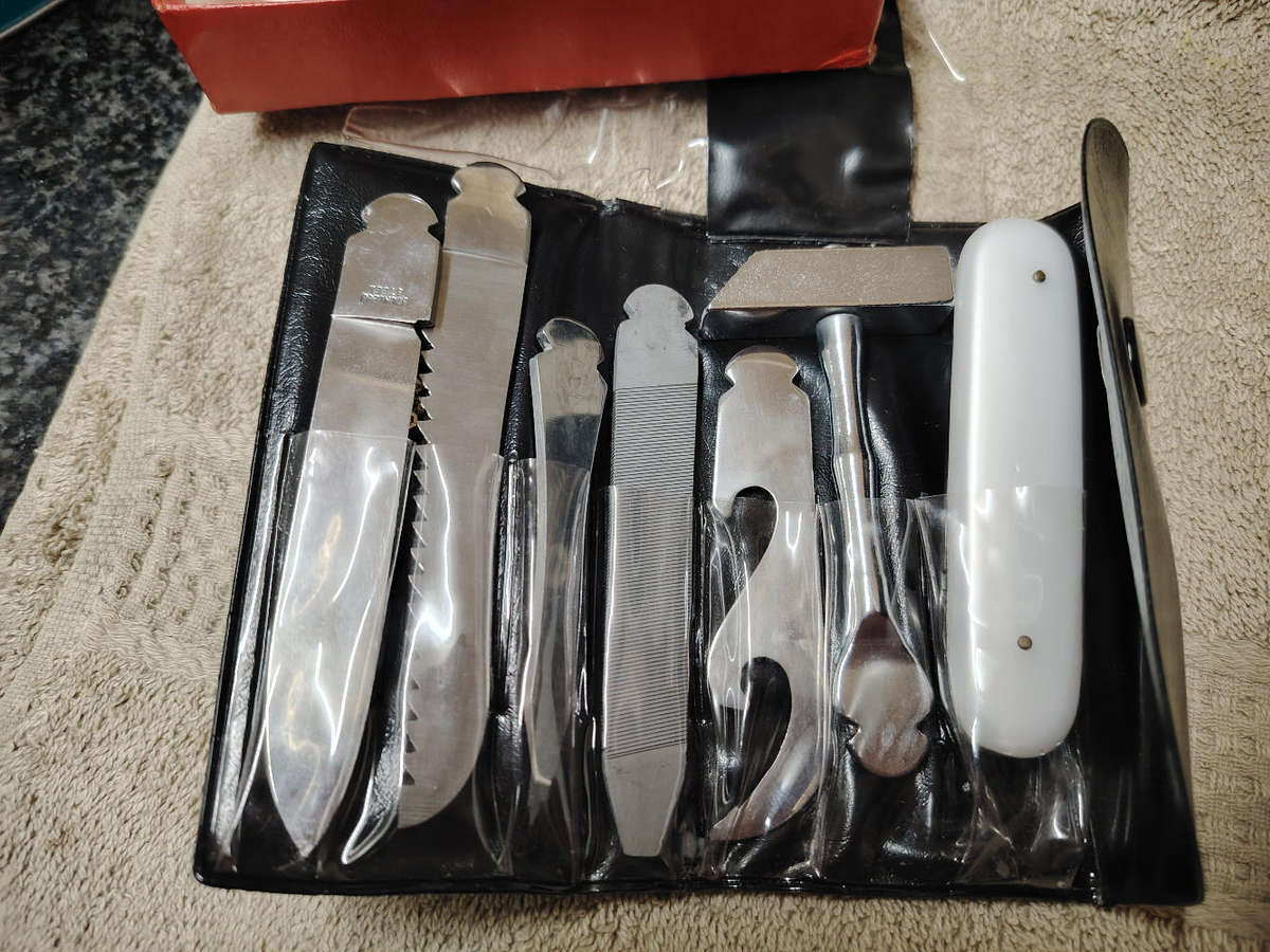 Vintage 1960 staneless steel pocket knife set