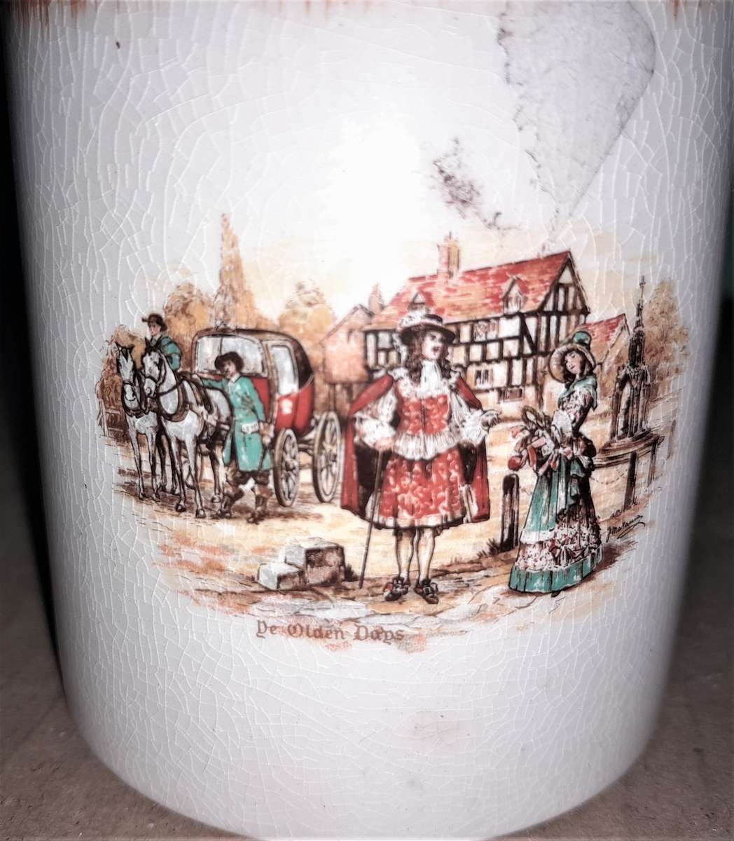 Vintage Sandland Ware Sugar/Mustard Bowl on Stand -  Hanley Staffordshire England - As per pictures