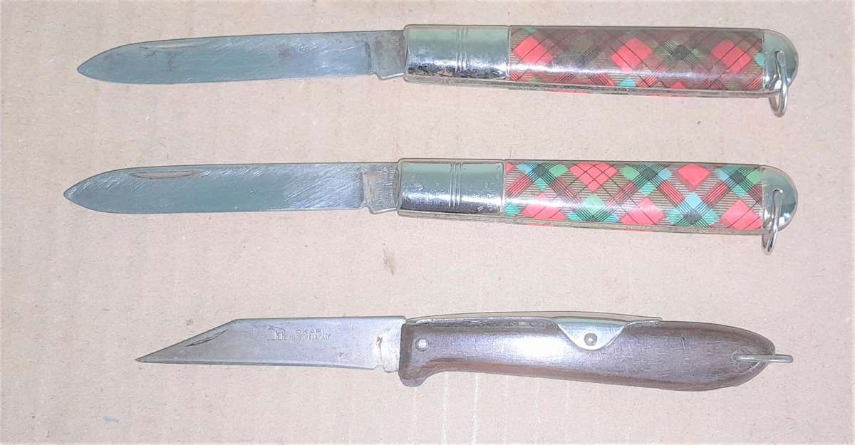 A Vintage Okapi German & 2 Richards England Knives