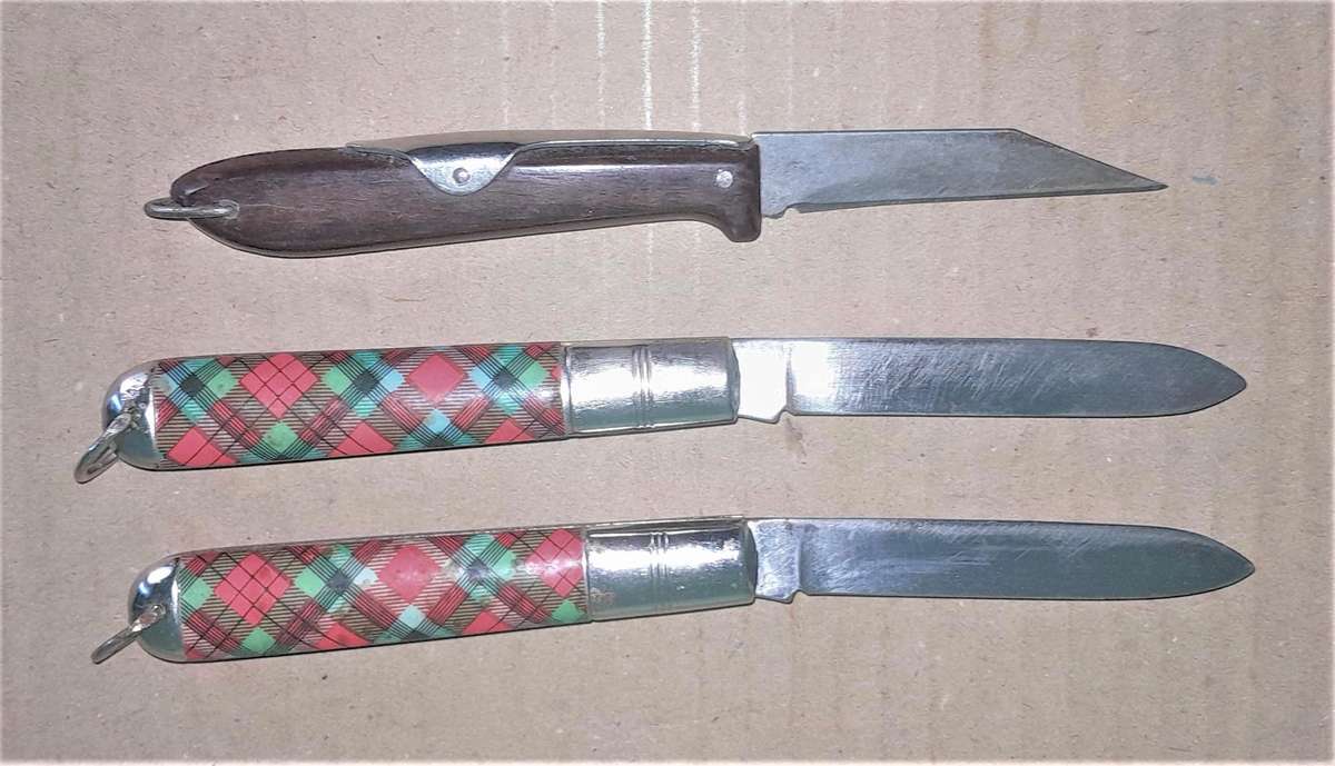 A Vintage Okapi German & 2 Richards England Knives