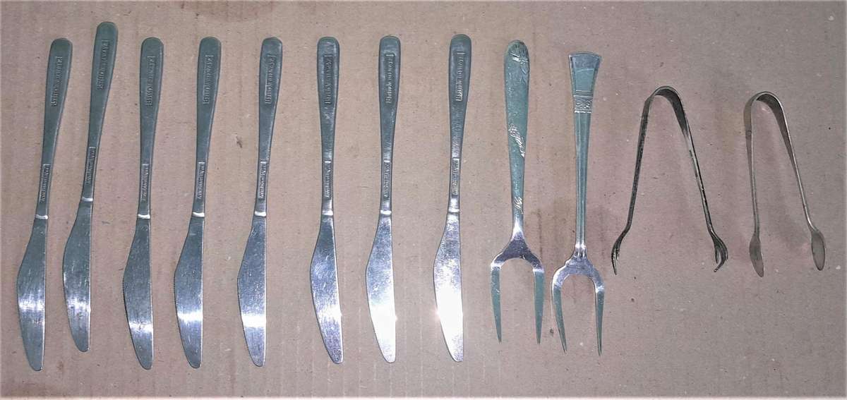 8 Vintage British Airward Knives + 2 forks + Sugar & Ice pickers - as per pictures