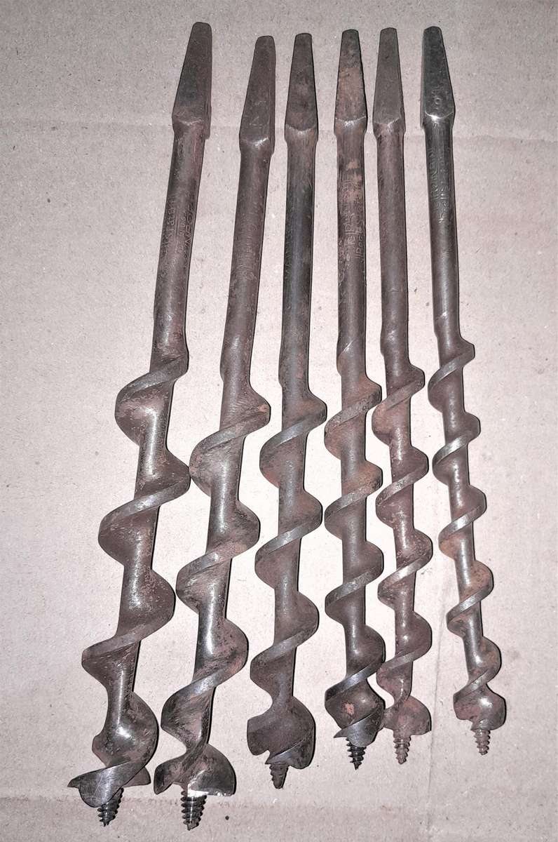 6 Irwin auger bits - sizes 9. 10. 11. 12. 14, 15 + case- as per pictures