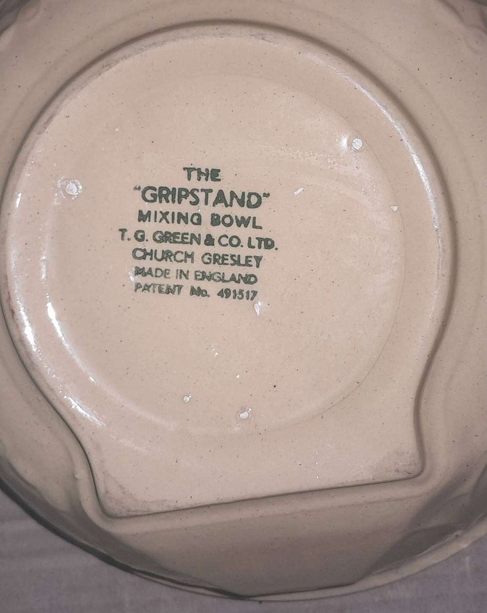 Vintage TG Green The Gripstand Mixing Bowl 24cm- See Pics