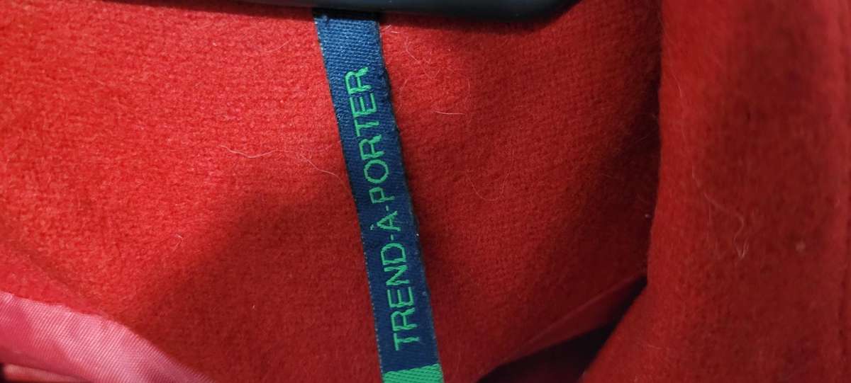 Stunning red coat with belt (UK 12 / USA 8)