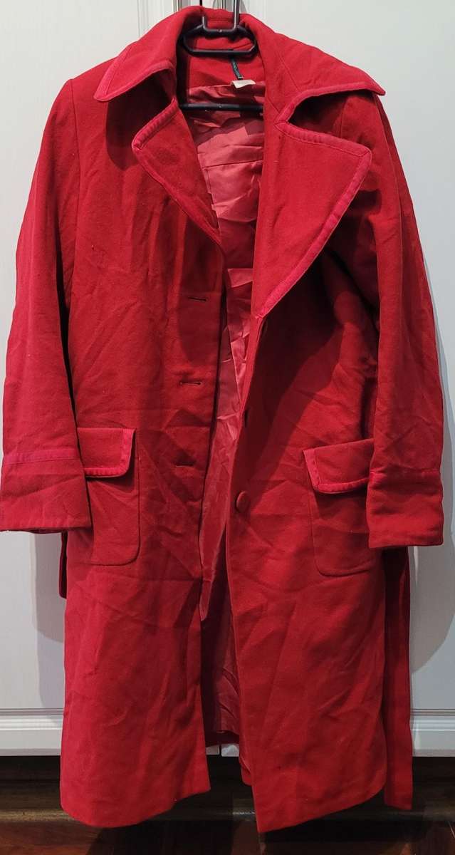 Stunning red coat with belt (UK 12 / USA 8)