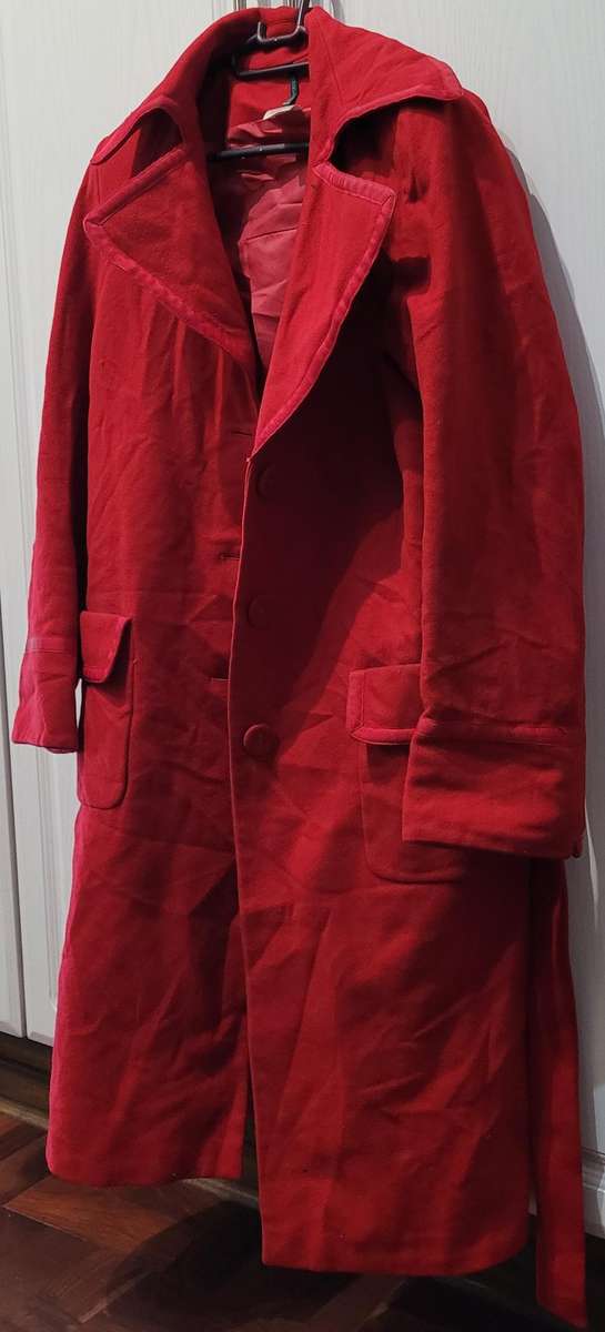 Stunning red coat with belt (UK 12 / USA 8)