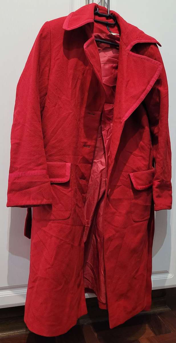 Stunning red coat with belt (UK 12 / USA 8)