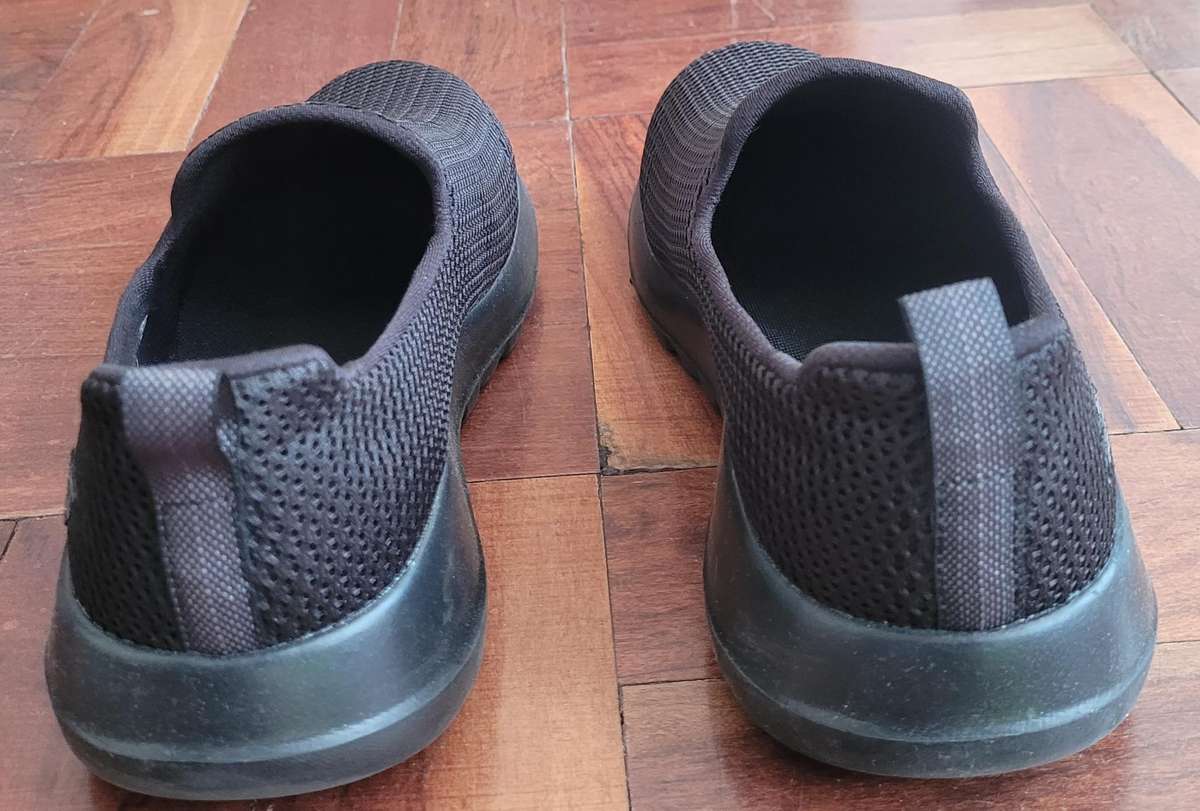 Sketchers Men's Go Walk Max Slip On Shoes (like new)