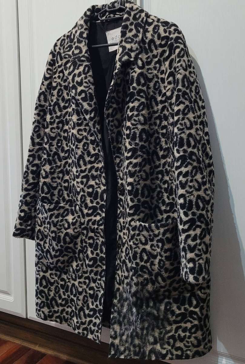 Beautiful ladies coat (XL)