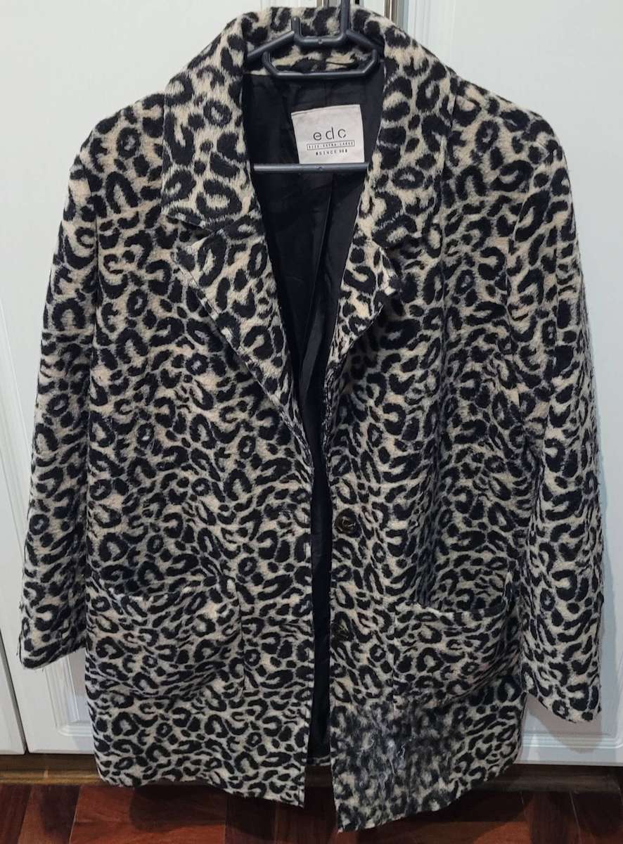 Beautiful ladies coat (XL)