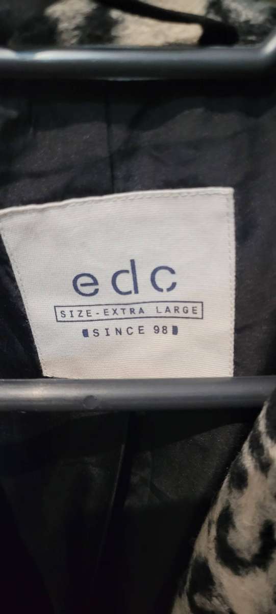 Beautiful ladies coat (XL)