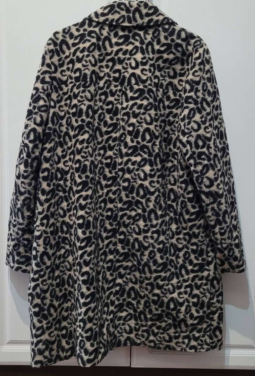 Beautiful ladies coat (XL)
