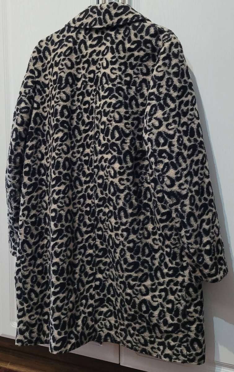 Beautiful ladies coat (XL)