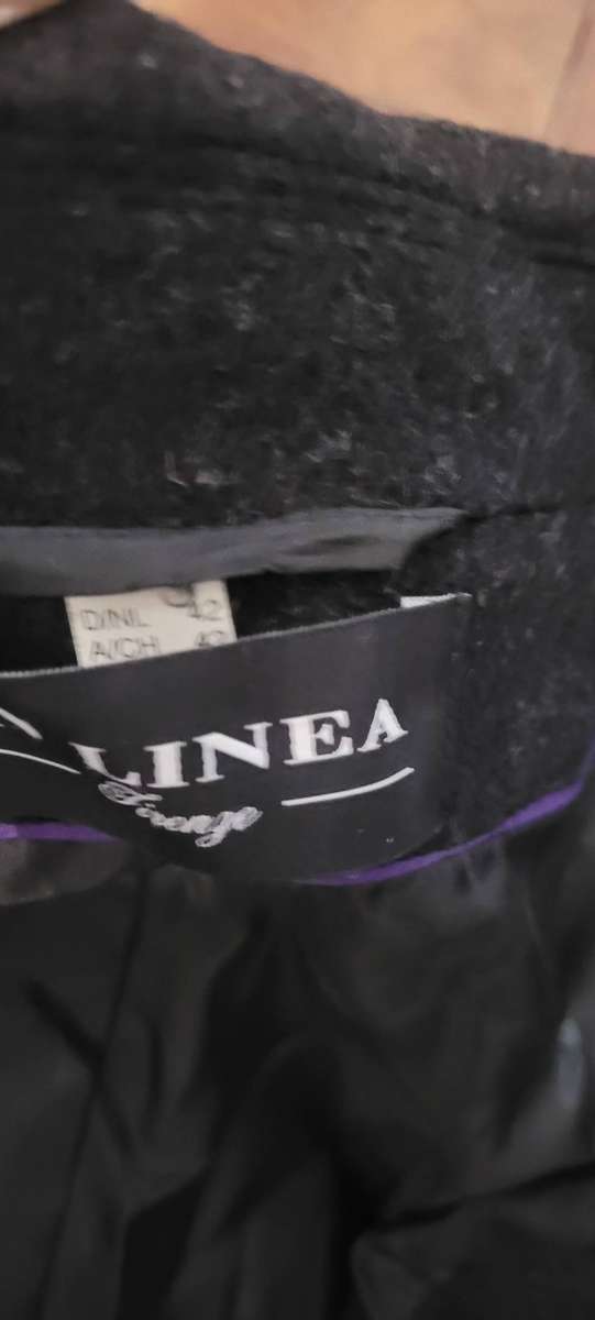 Ladies black coat (Size 42)