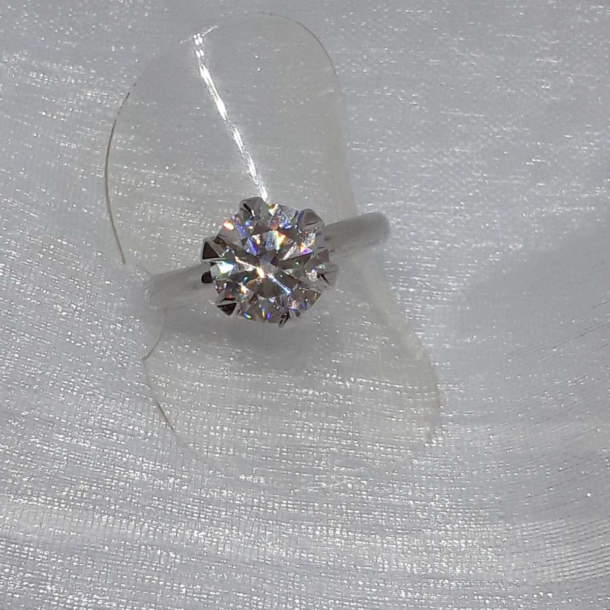 BEAUTIFUL 2.90CT WHITE MOISSANITE - SPARKLE!