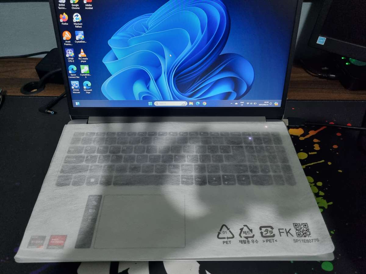 Lenovo AMD Ryzen 3, 4GB Ram, 256GB SDD | As New Boxed