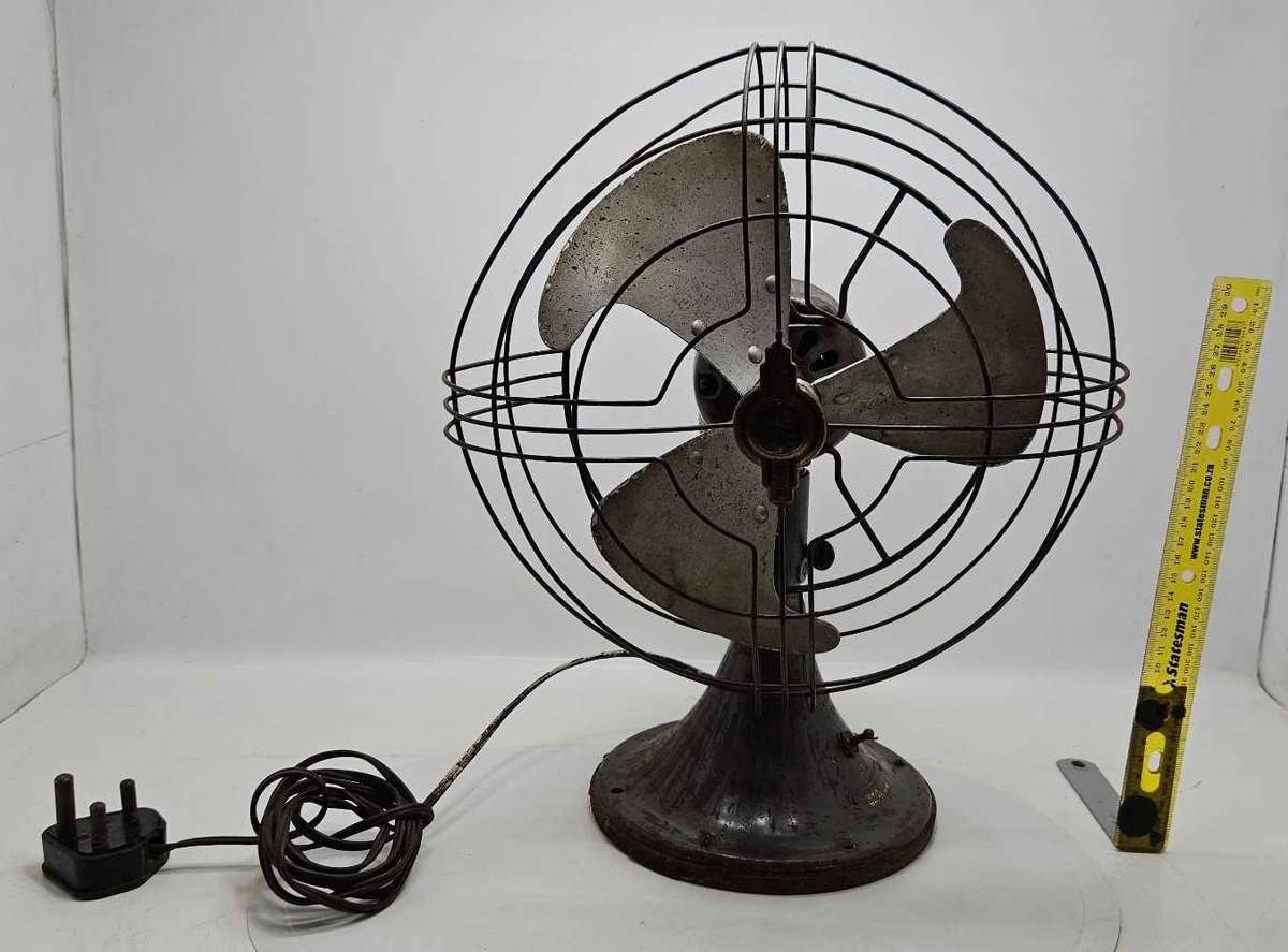 Vintage HEAVY, WORKING!!! Steampunk General Electric Fan