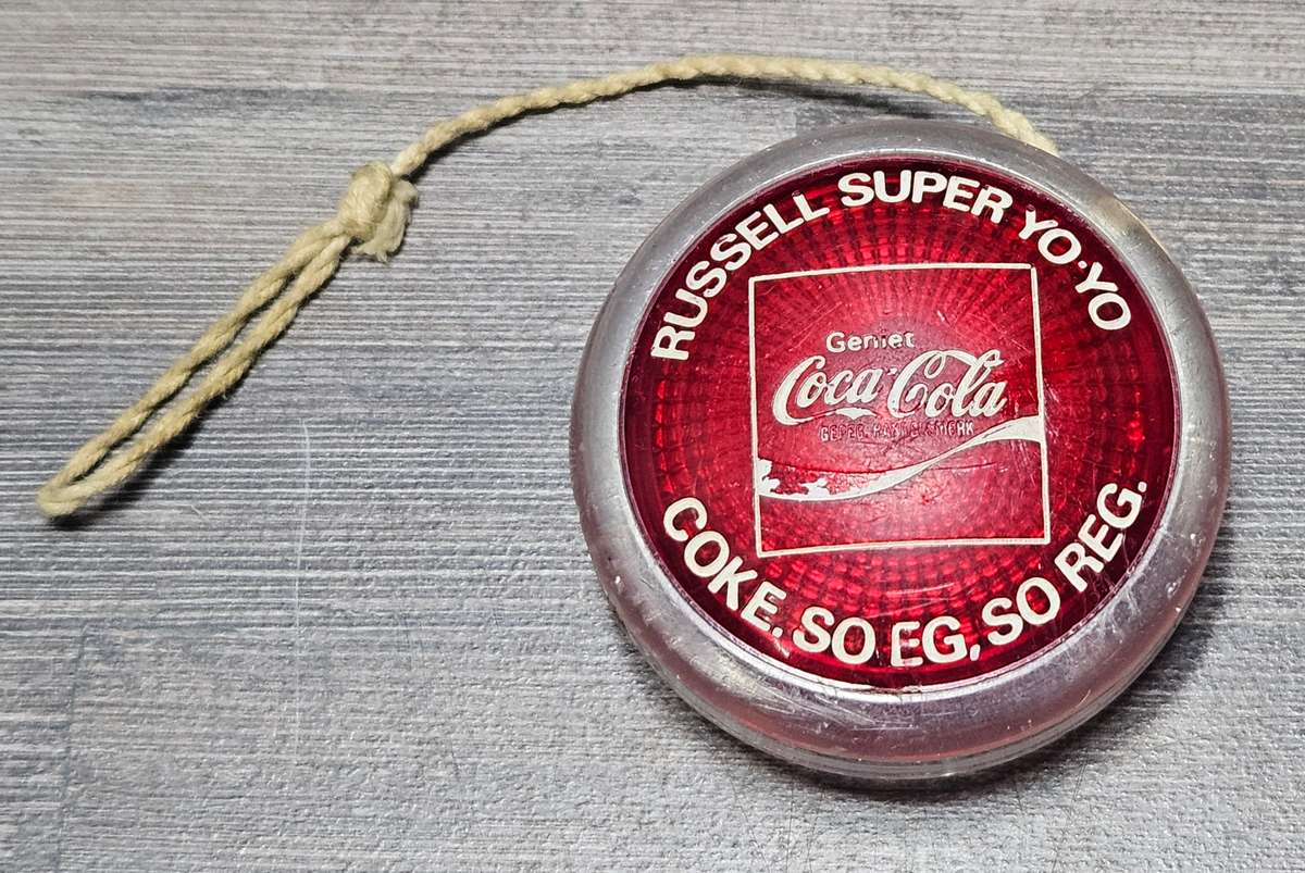 Vintage bilingual Russell Yoyo