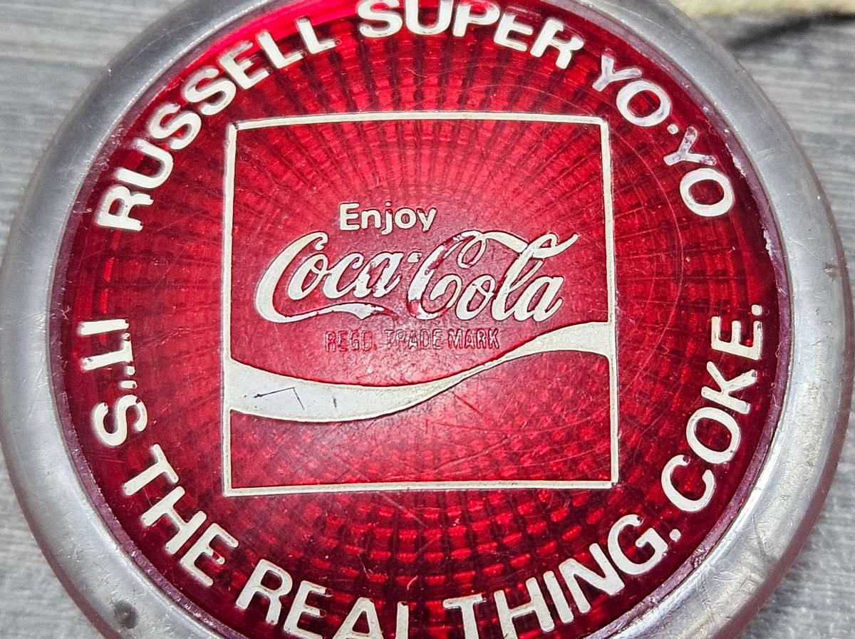 Vintage bilingual Russell Yoyo