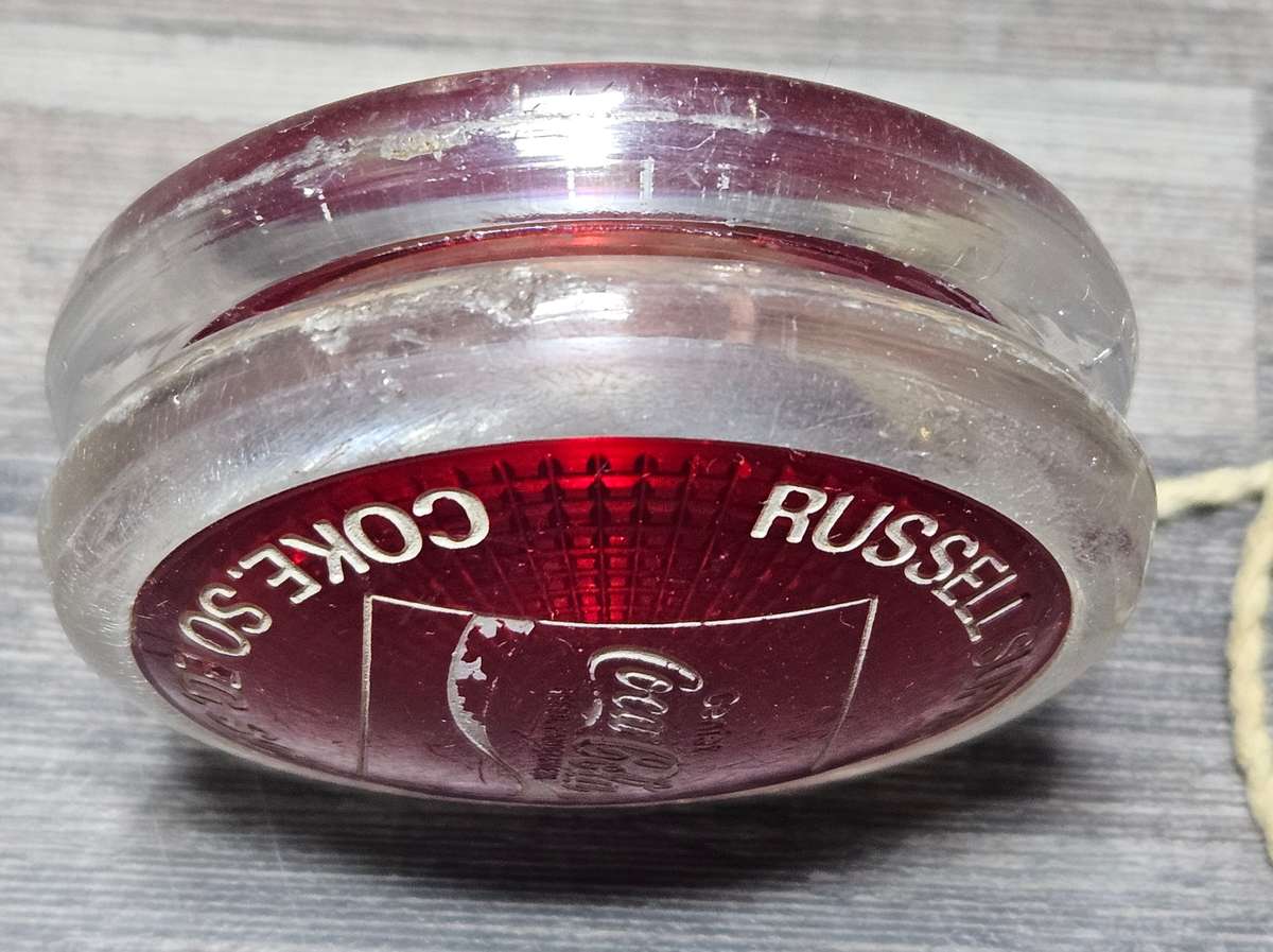 Vintage bilingual Russell Yoyo