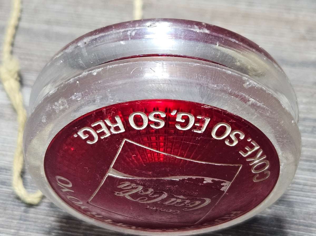 Vintage bilingual Russell Yoyo