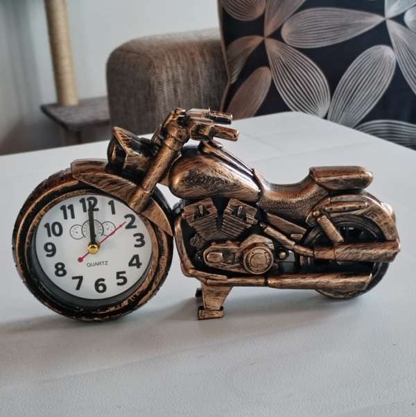 Super Cool & Unique Eyecatching Old School Motorcycle Alarm Clock