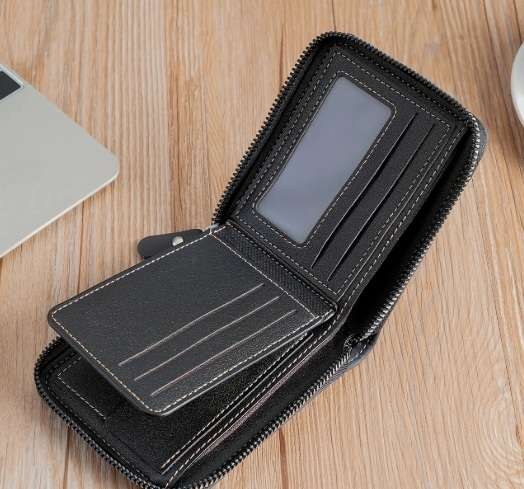 Mens Eyecatching Sleek Classic Look  Leather Bifold Supreme Quality Multislot Wallet