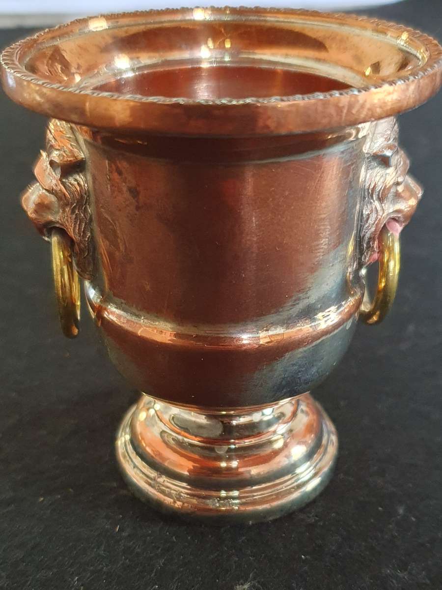 ANTIQUE OLD ENGLISH TOOTH PICK HOLDER. LION MOTIF. SOLID HEAVY.