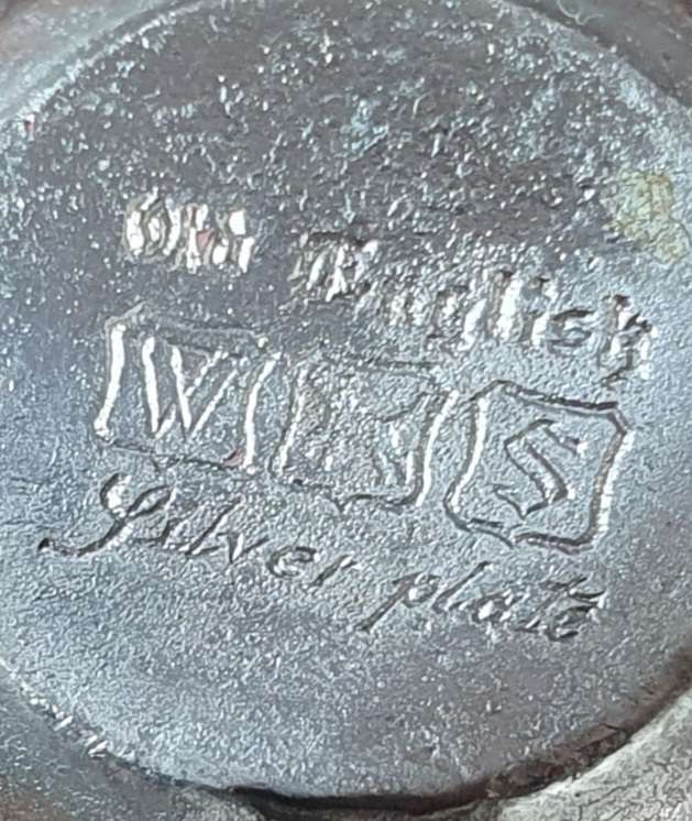 ANTIQUE OLD ENGLISH TOOTH PICK HOLDER. LION MOTIF. SOLID HEAVY.