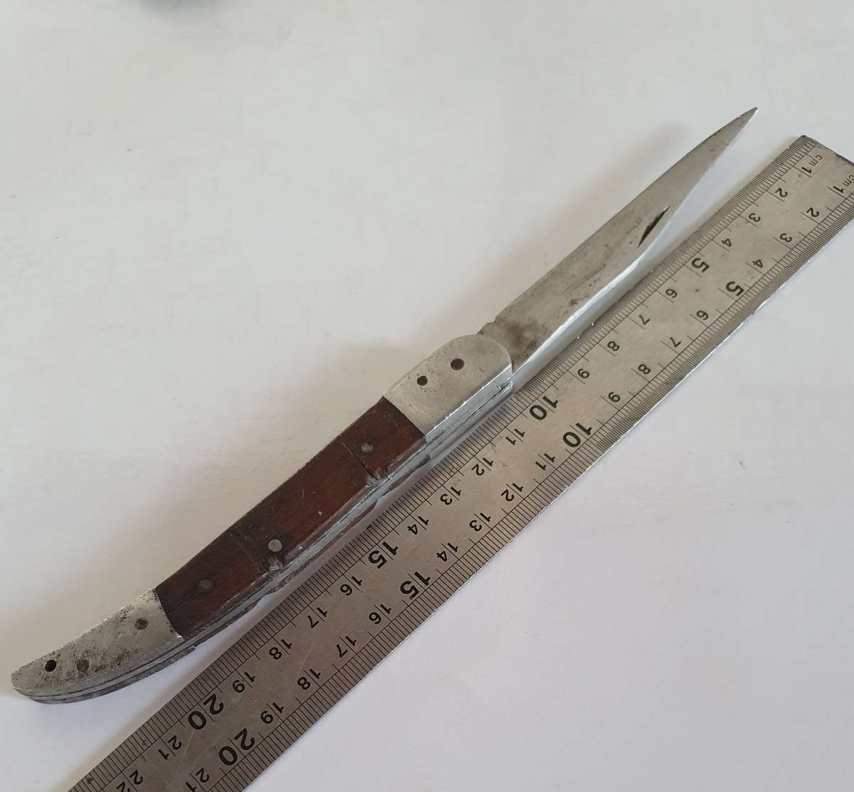 5 X VINTAGE  FOLDING KNIFES AS PER PHOTO REPORT.