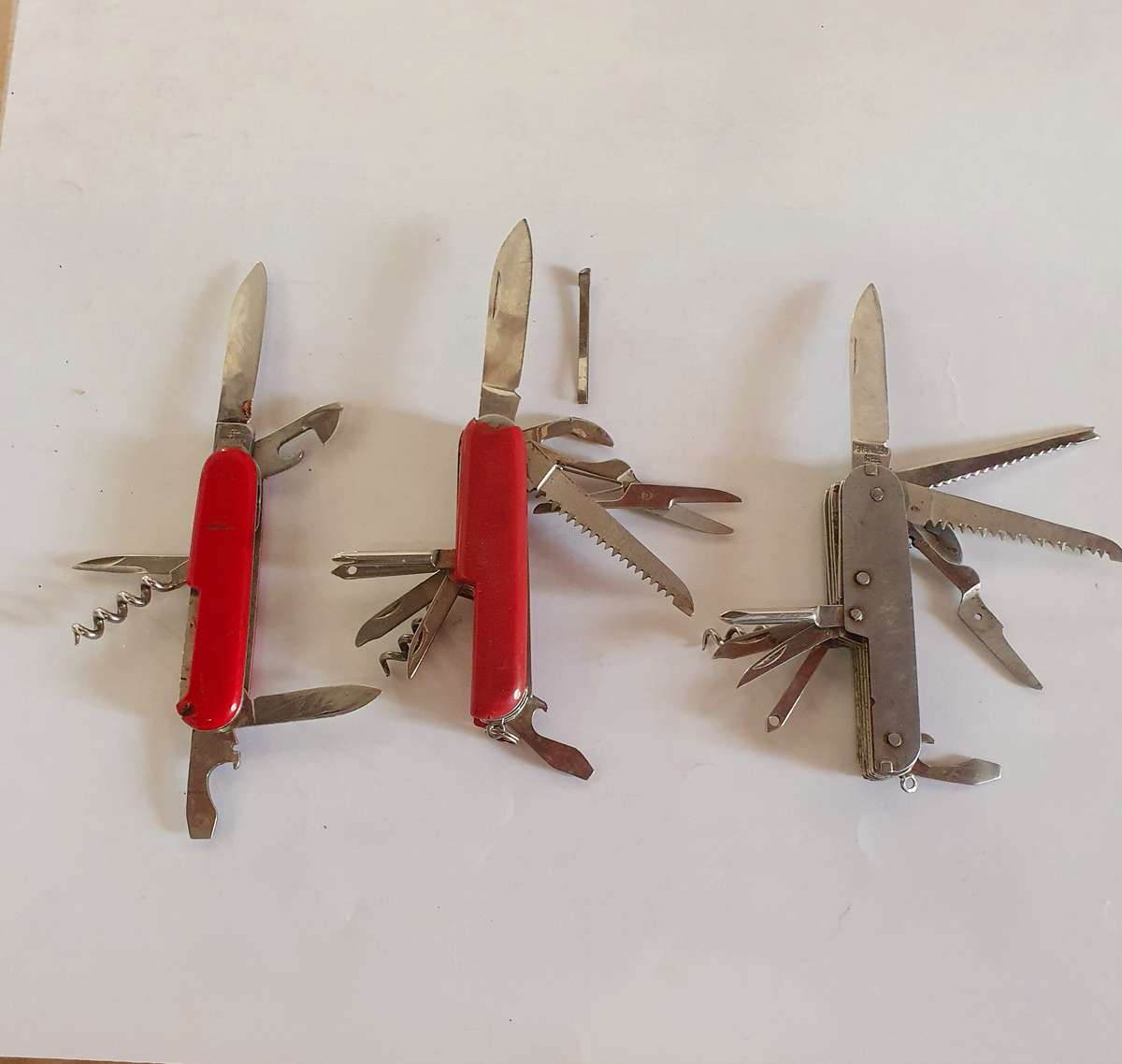 3 X MULTI TOOL  VINTAGE  FOLDING KNIFES AS PER PHOTO REPORT.