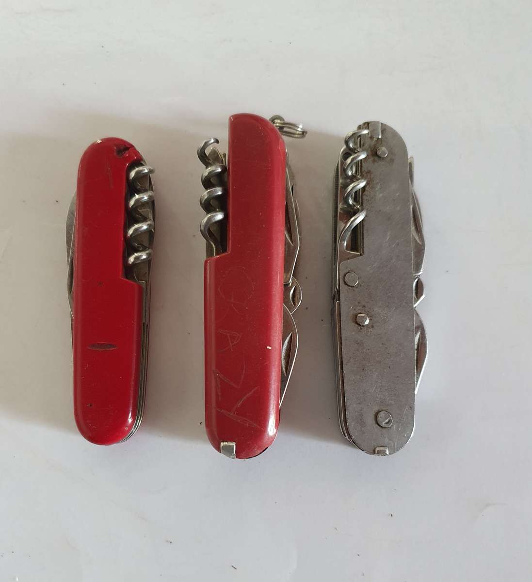 3 X MULTI TOOL  VINTAGE  FOLDING KNIFES AS PER PHOTO REPORT.