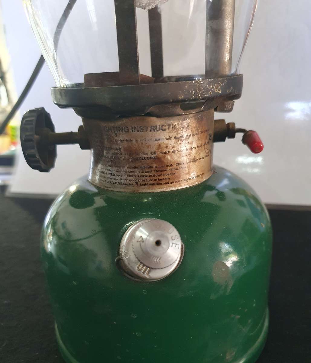 COLEMAN MODEL 201 LAMP . ALL INTACT.