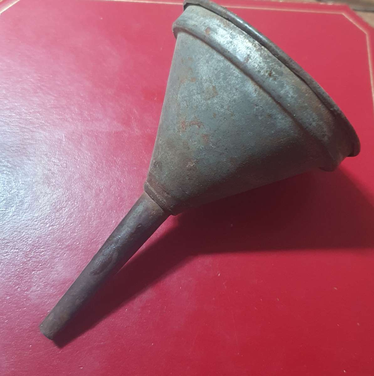 ANTIQUE OIL LAMP FUNNEL.