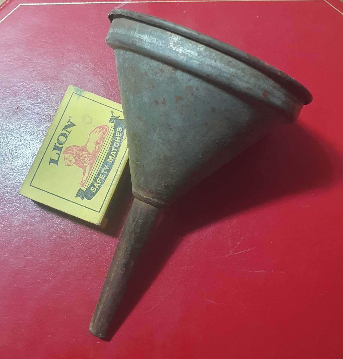 ANTIQUE OIL LAMP FUNNEL.