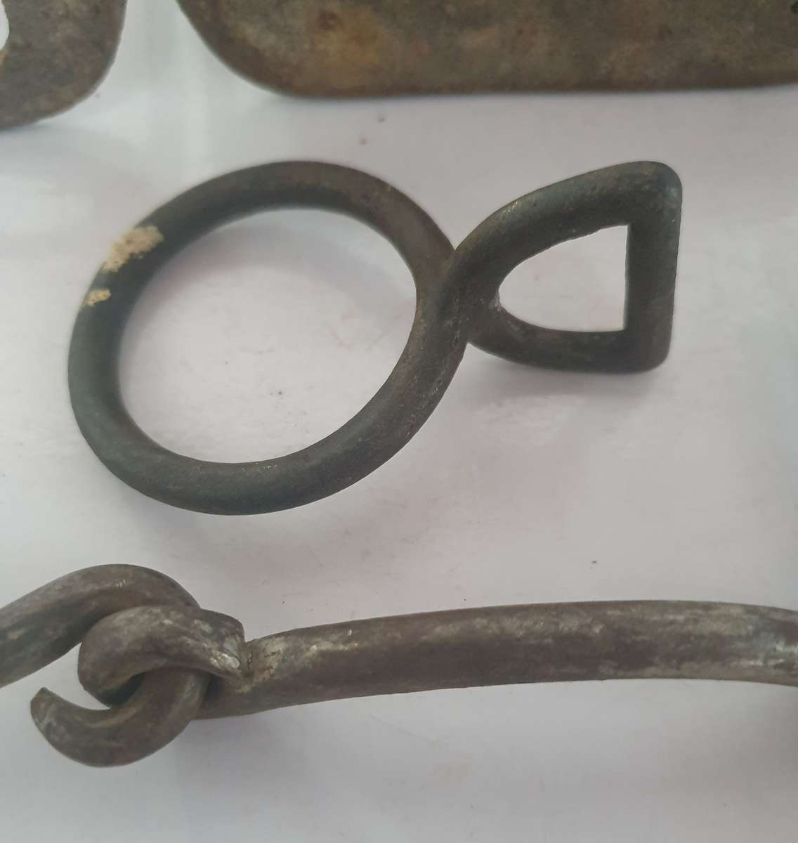 16 X  ANGLO BOER WAR ARTIFACTS .SALVAGED  FROM GENERAL WYAND MALAN FORTS RICHMOND. VEGKOP.