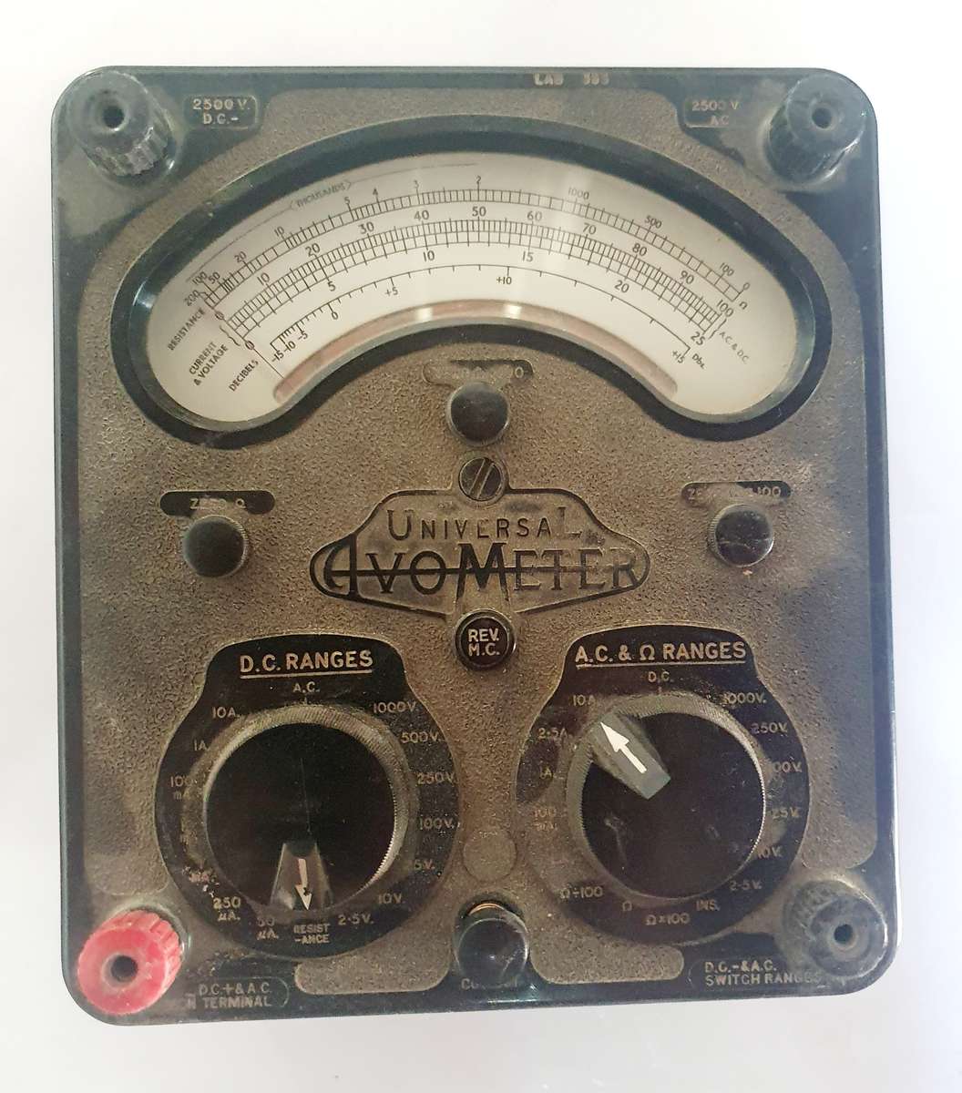 VINTAGE HUGE AVOMETER. UNIVERSAL. MODEL 8 MK111