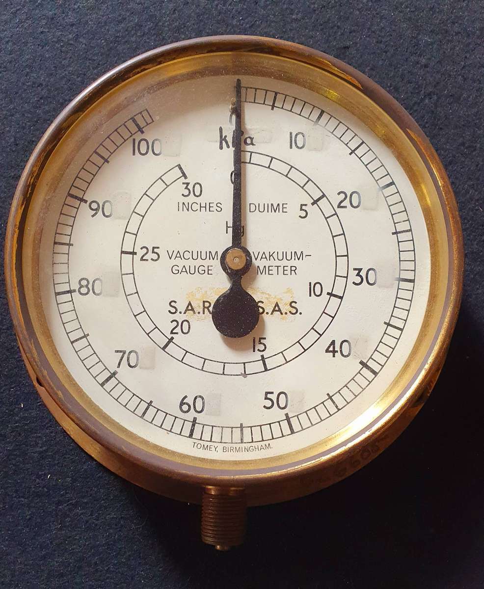 VINTAGE SAR/SAS HUGE BRASS LOCOMOTIVE VACUUM/ PRESURE GAUGE. TOMEY BIRMINGHAM.